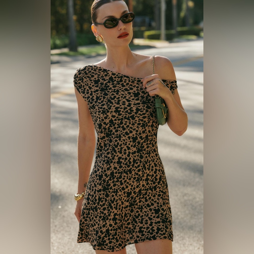 Reformation Kristine Asymmetric Leopard Dress 💕💕